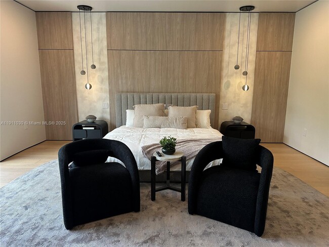 Building Photo - 1065 NE 119th St