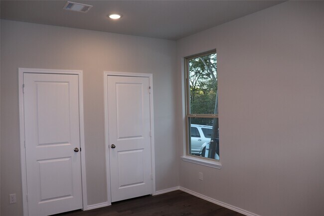 Building Photo - 11633 Vistawood St