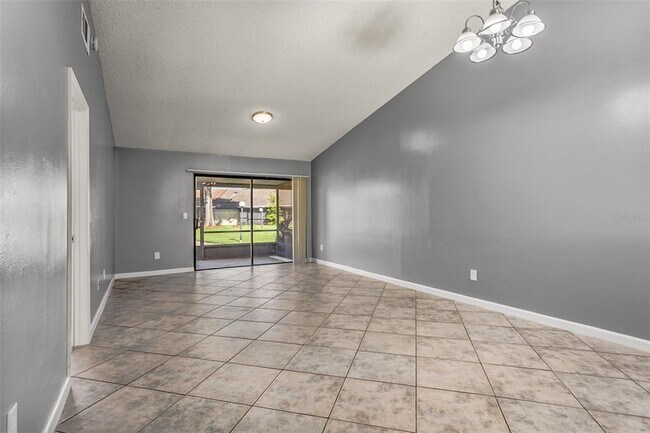 Building Photo - 85 Silver Park Cir