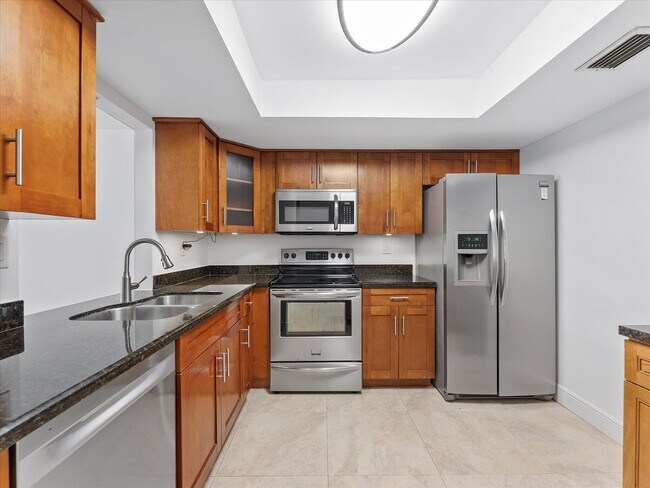 Building Photo - 1821 NE 40th Ct