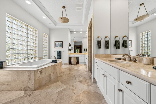 Building Photo - 123 Sunesta Cove Dr