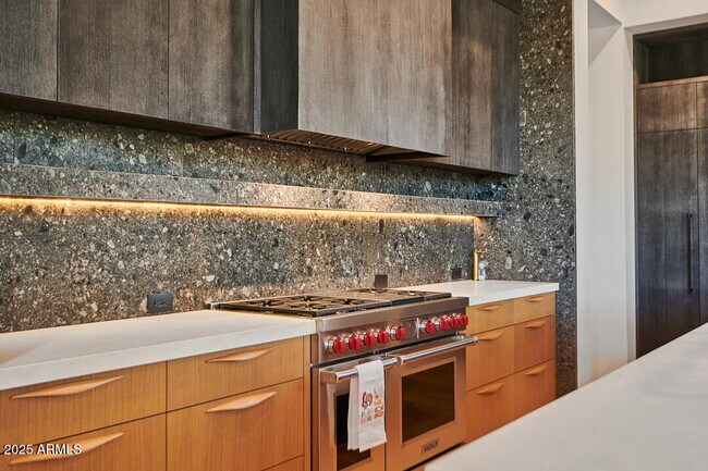 Building Photo - 10249 E Joy Ranch Rd