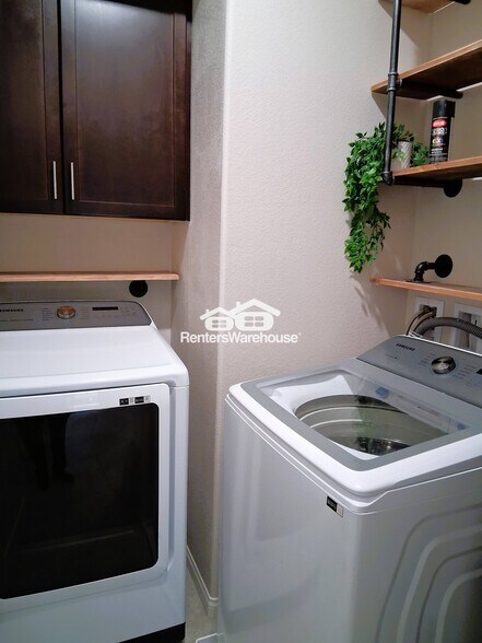 Building Photo - 7920 Stone Forest St