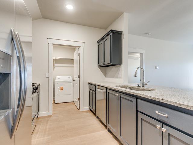 Building Photo - 1702 Highland Loop