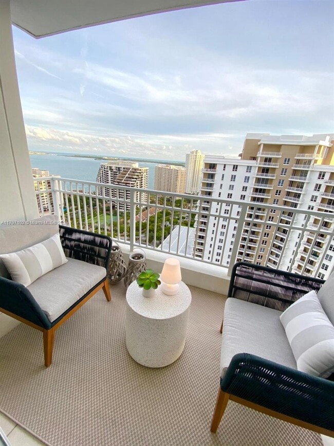 Building Photo - 801 Brickell Key Blvd