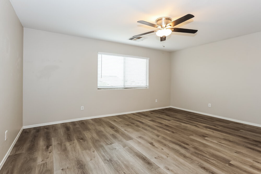 Building Photo - 41386 N Cambria Dr