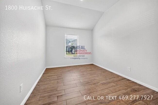 Building Photo - 1800 Huisache St