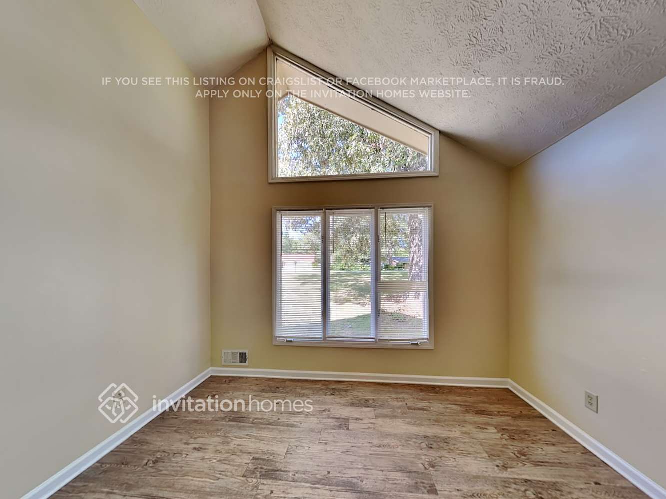 Building Photo - 2907 Spring Lake Dr