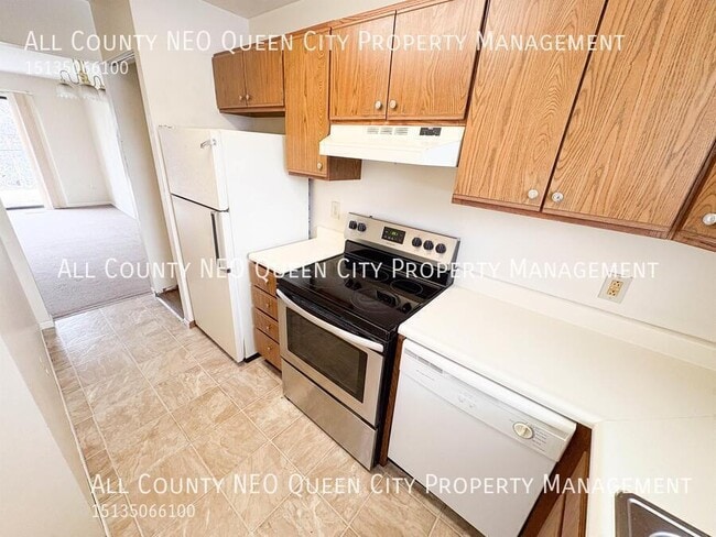 Building Photo - 2745 Brookshire Ln