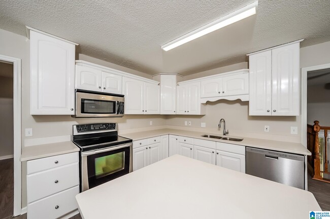 Building Photo - 1704 Native Dancer Dr