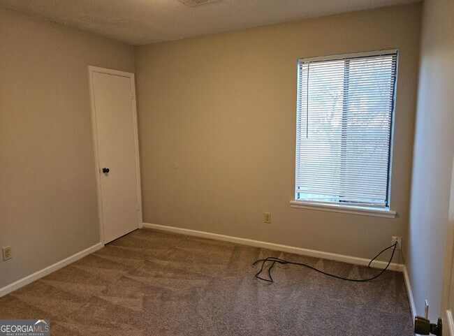 Building Photo - 8147 Flamingo Dr