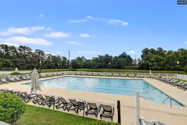 Building Photo - 105 Crossandra Ave