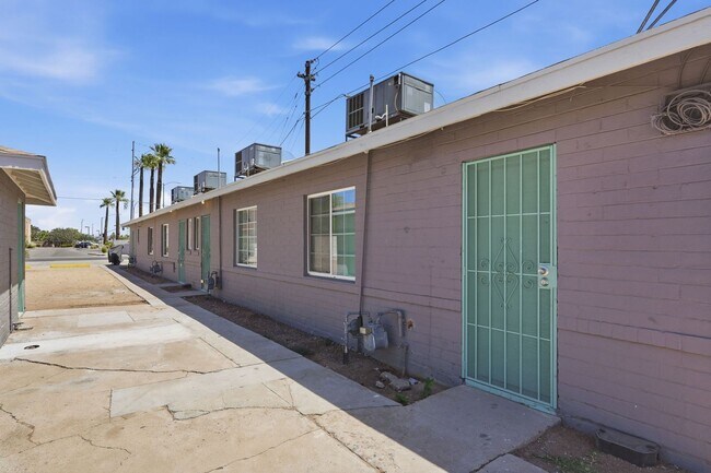 Building Photo - 1036 N 16th St
