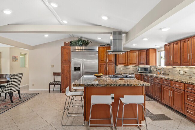 Building Photo - 70801 Fairway Dr