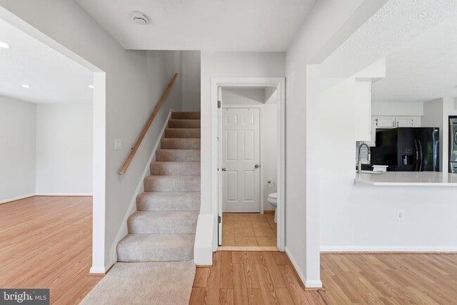 Building Photo - 2401 W Rosecroft Village Cir