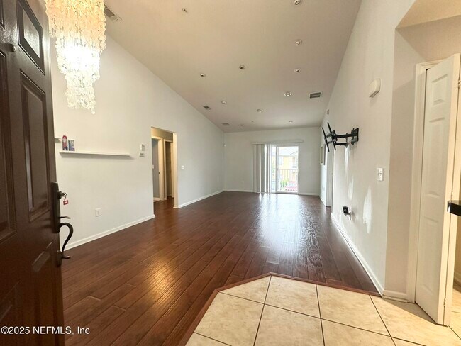 Building Photo - 6916 Ortega Woods Dr