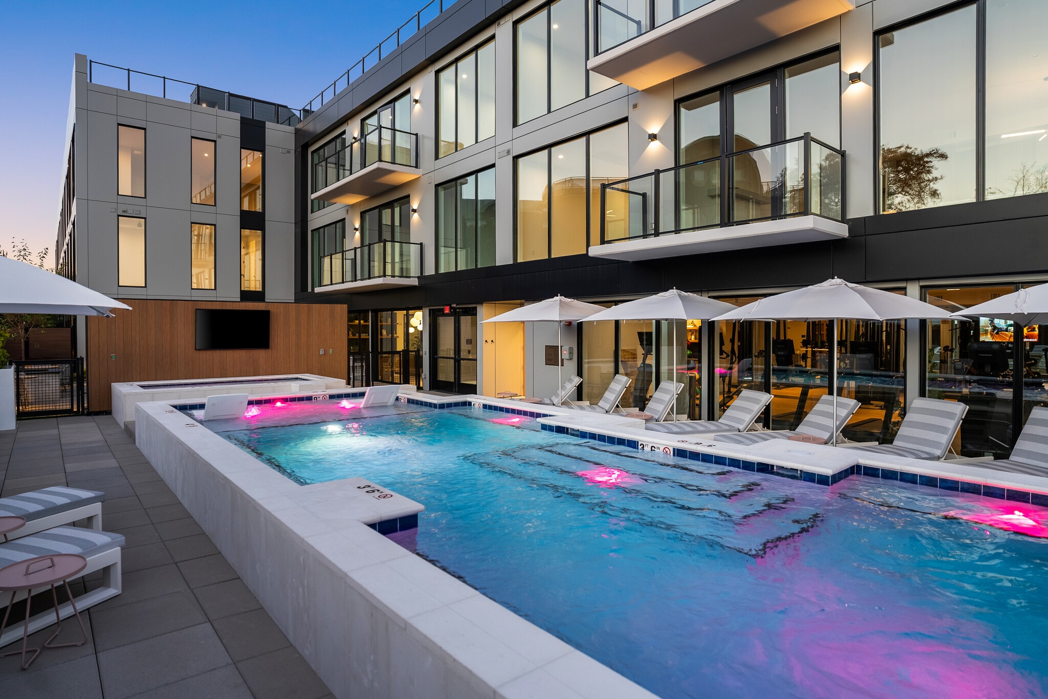 Building Photo - 321 31st Ave N