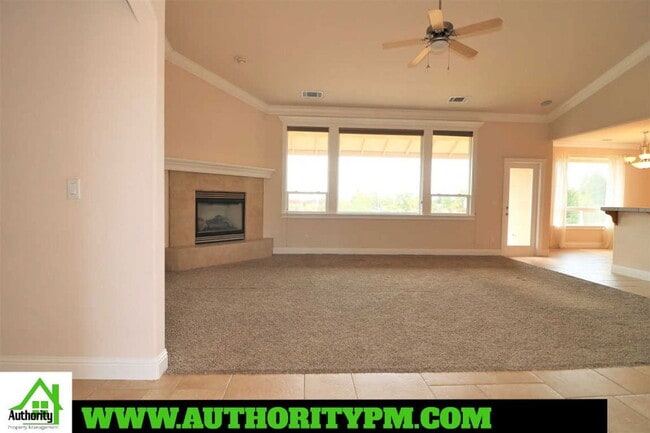 Building Photo - 997 Rollingview Dr