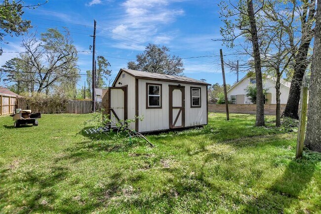 Building Photo - 25802 Maplewood Dr