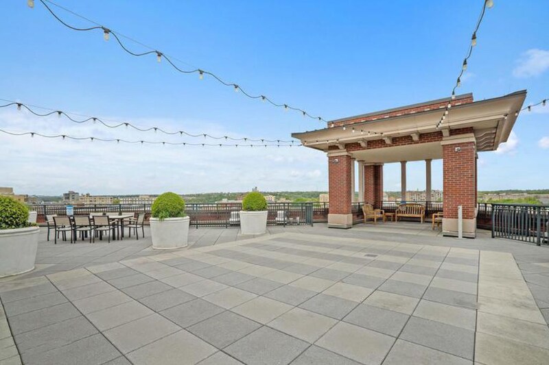 Building Photo - 1390 Kenyon St NW