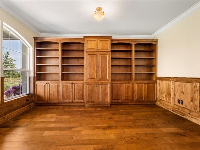 Building Photo - 4 Bedroom Tumalo Dream home on 3.21 Acres!