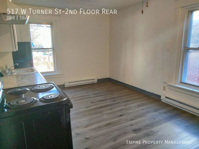 Building Photo - 2nd Floor: Studio / 1 Bathroom Apartment i...