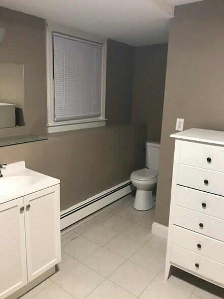 Building Photo - 19 Mason Rd