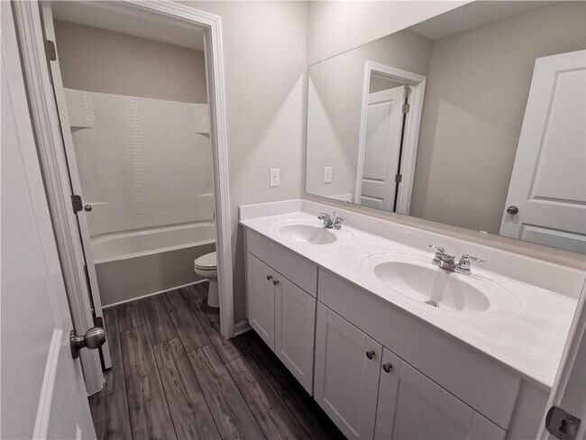 Building Photo - 4616 Waxwing St