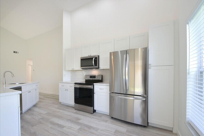 Building Photo - 7390 Ashley Shores Cir