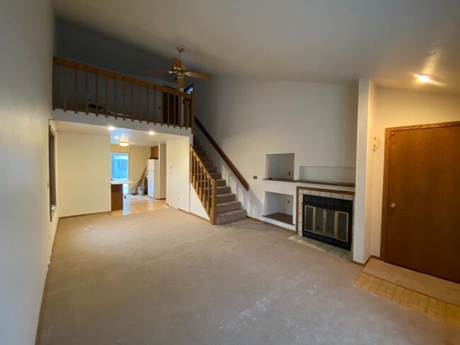 Building Photo - 3053 Wedge Ct