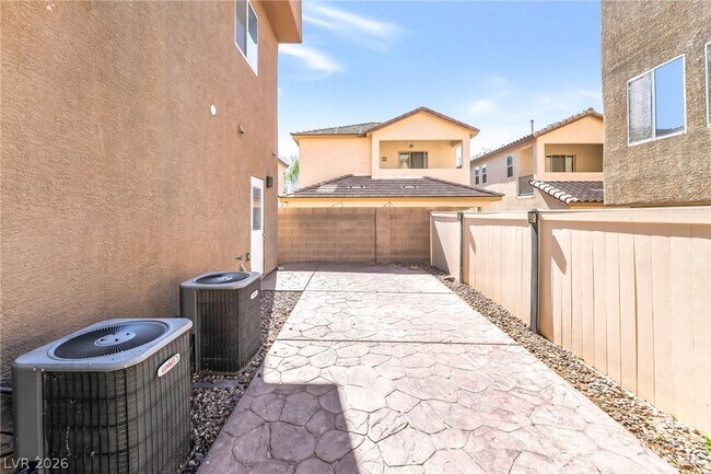 Building Photo - 6446 Oak Savanna Ct