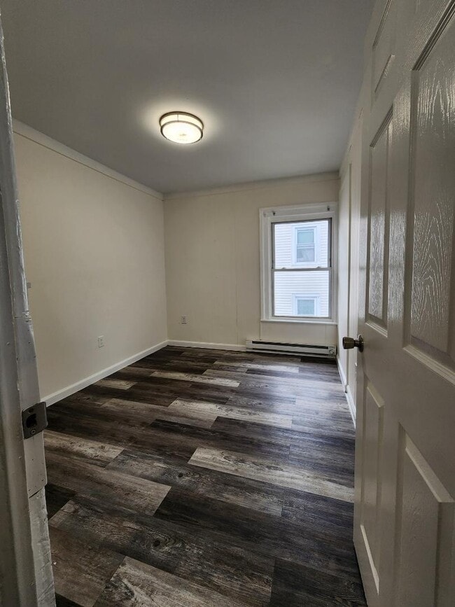 Building Photo - 129 Willow St