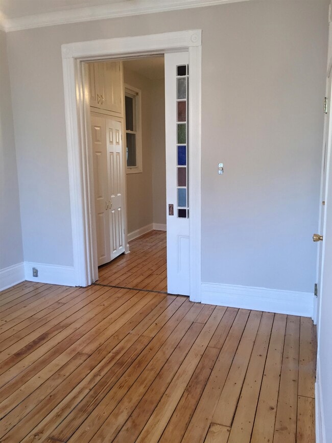 Building Photo - 343 Pavonia Ave