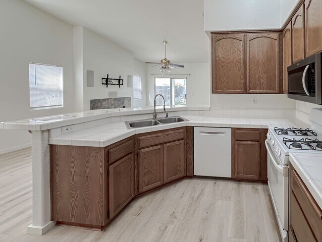 Building Photo - Single family home in Menifee!