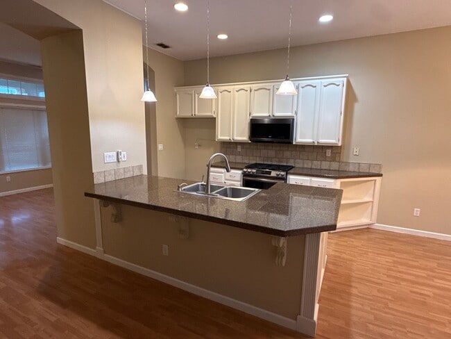 Building Photo - 3 BR, 2 Ba, 1451 SF, Single Story - - Tenatn Pay $175 monthly for WS&G