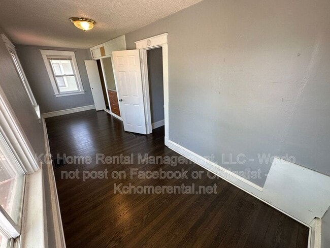 Building Photo - 5105 Walnut St