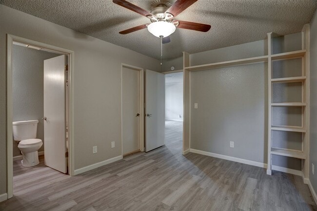 Building Photo - 2 bedroom, 2 bathroom condo for rent in Mo...