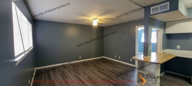 Building Photo - Broadstone 1 Bedroom $615