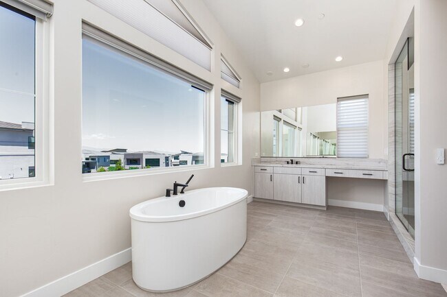 Building Photo - Stunning modern luxury home located in prestigious guard-gated Summerlin community of Ascension