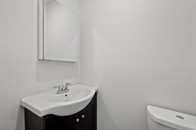 Building Photo - AVAILABLE SEPT 20TH, DON'T MISS THIS UPDAT...