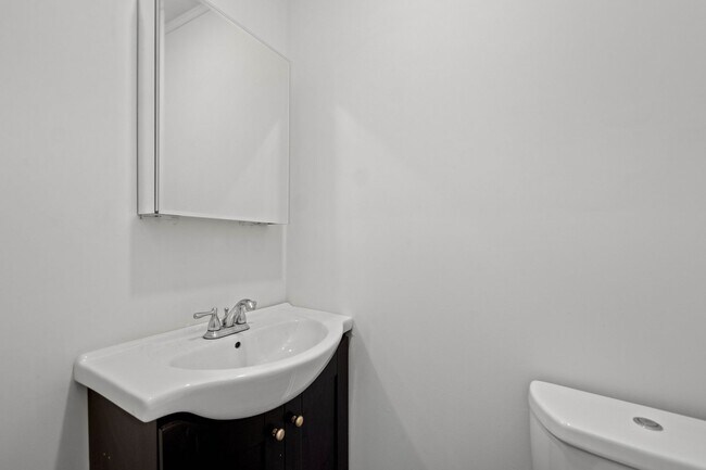 Building Photo - MOVE IN TODAY TO THIS UPDATED 3 BEDROOM HOUSE IN MOON TOWNSHIP! Move-in gift available, a brand-n...