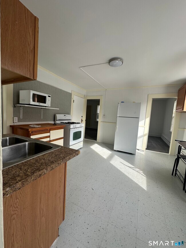 Building Photo - 28 George St