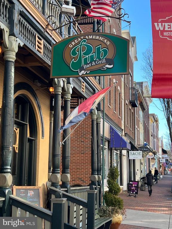 Building Photo - 316 Bridge St