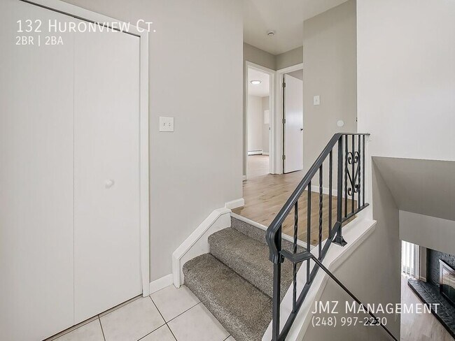 Building Photo - 132 Huronview Ct