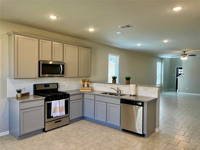 Building Photo - 31418 Horseshoe Meadow Bend Ln