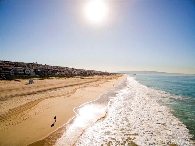 Building Photo - 122 El Porto St