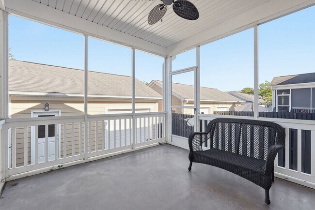 Building Photo - 313 Lakeview Dr