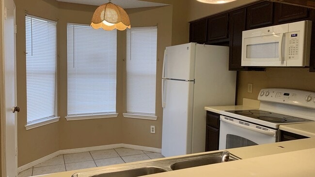 Building Photo - 12500 Brookglade Cir