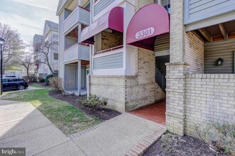 Building Photo - 3301 Sir Thomas Dr