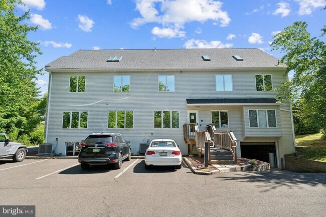 Building Photo - 904 Sumneytown Pike